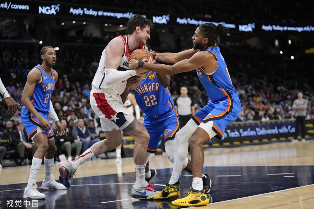 进攻足球 进攻足球